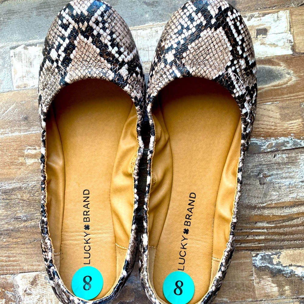 Lucky brand flats